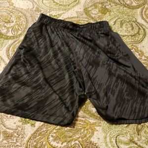 Black & grey Nike graphic mens S basketball shorts